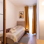 Gold With Free Parking * Pula