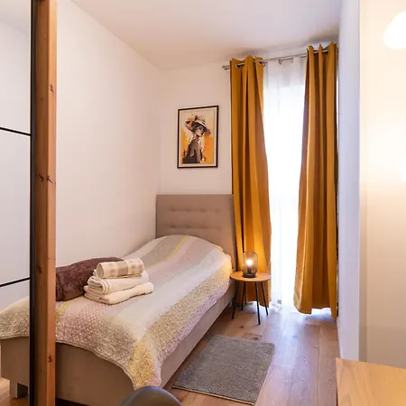 Gold With Free Parking * Пула