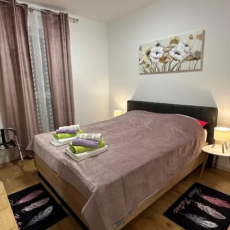 Gold Apartment