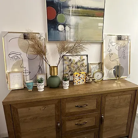 Gold Apartment *