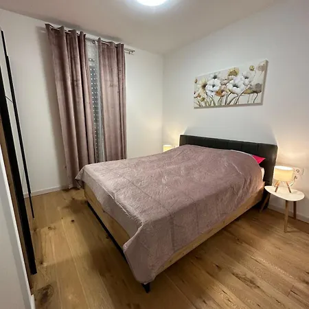 Apartment Gold *