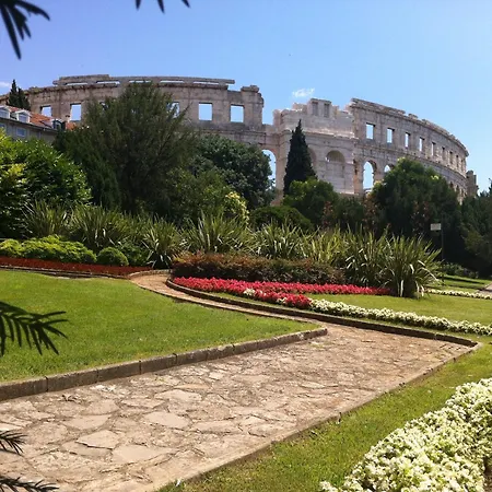 Gold Apartment Pula