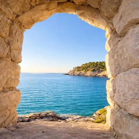 Gold With Free Parking Apartment Pula