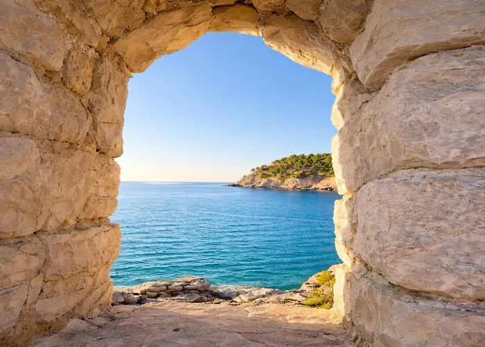 Gold With Free Parking Apartment Pula